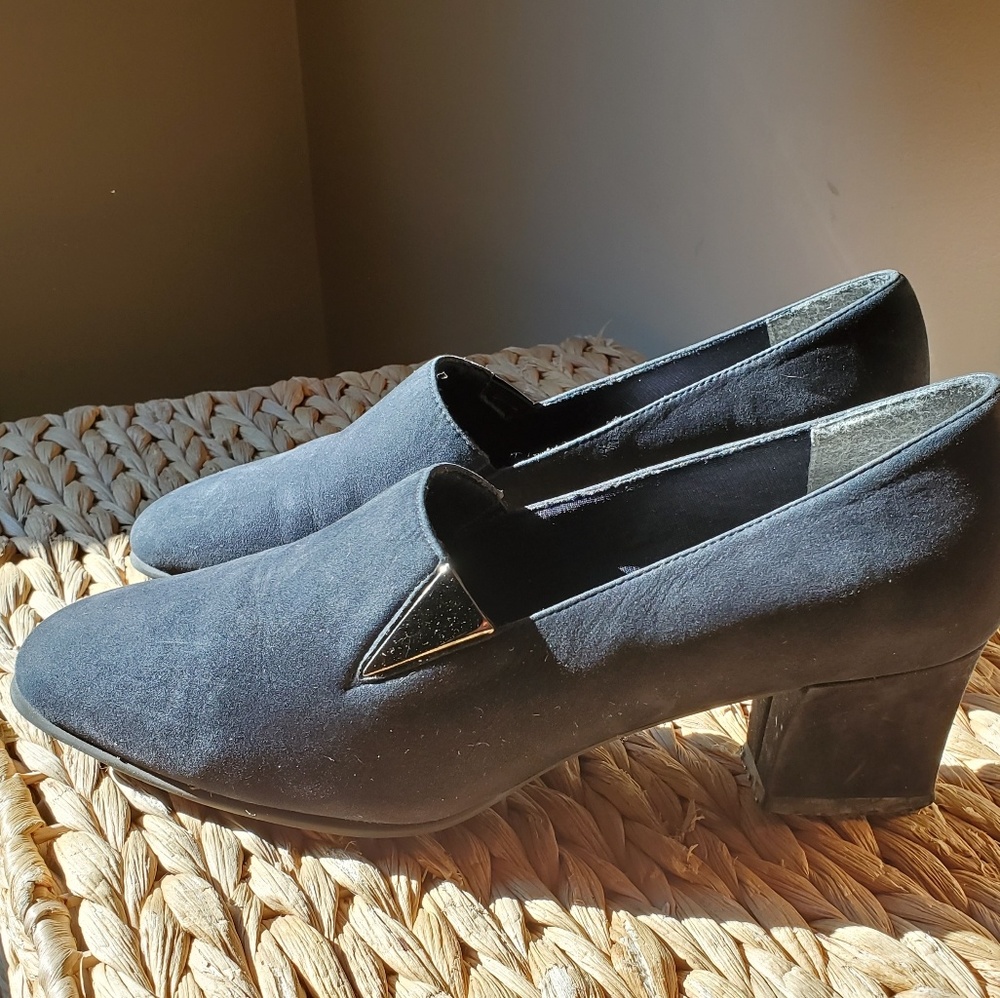 NATURALIZER black suede heels